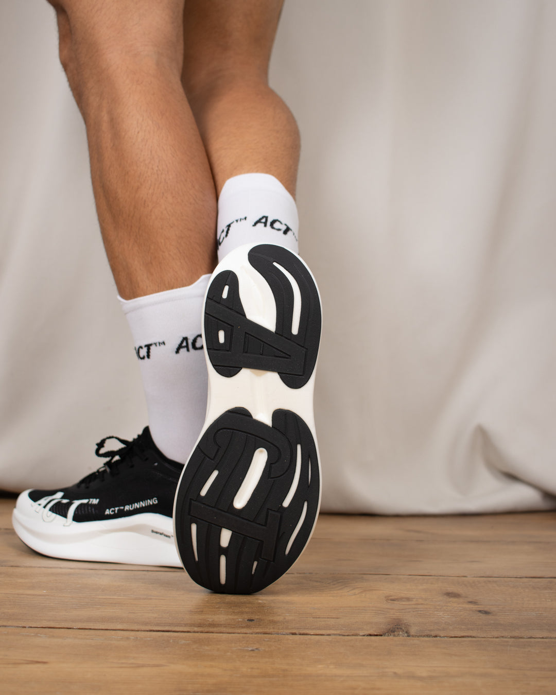 C.1 Running Shoe Noir