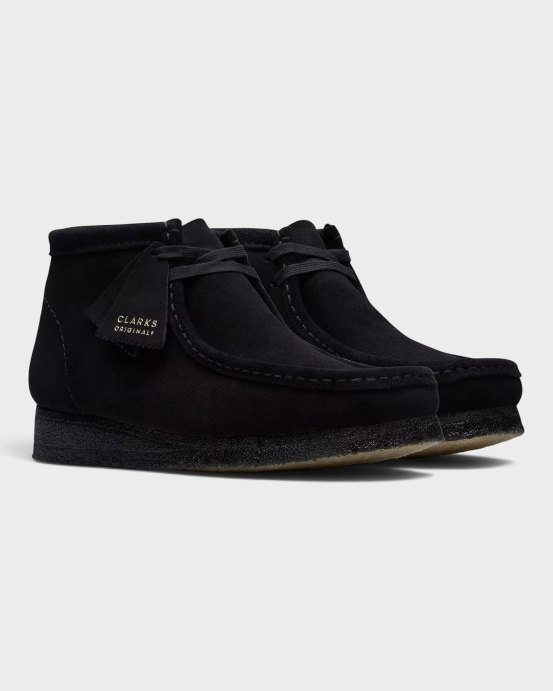 Clarks Wallabee Boot Black Suede — paire vue de trois quarts