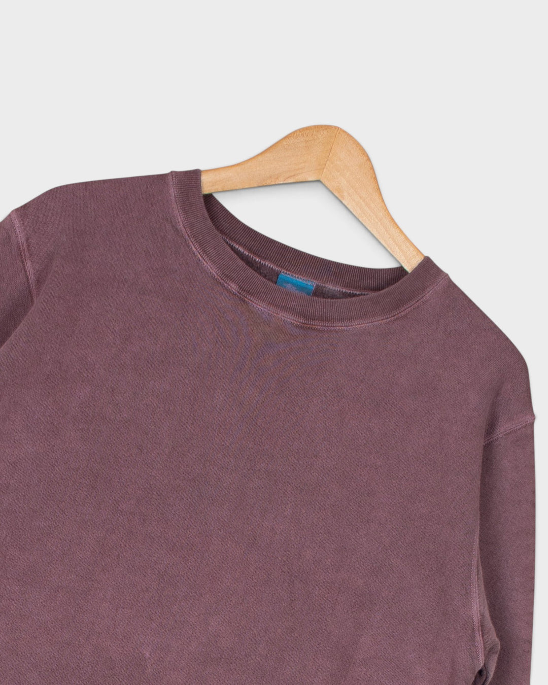Détail du col rond du sweat Good On Rough Crew Sweat P-Bordeaux