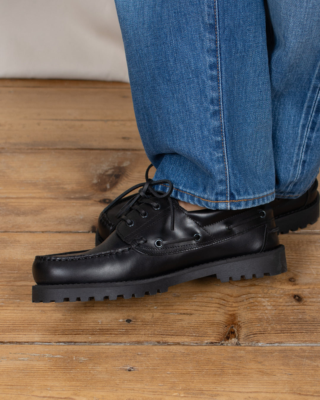 Ollie Boat Shoe Black Leather