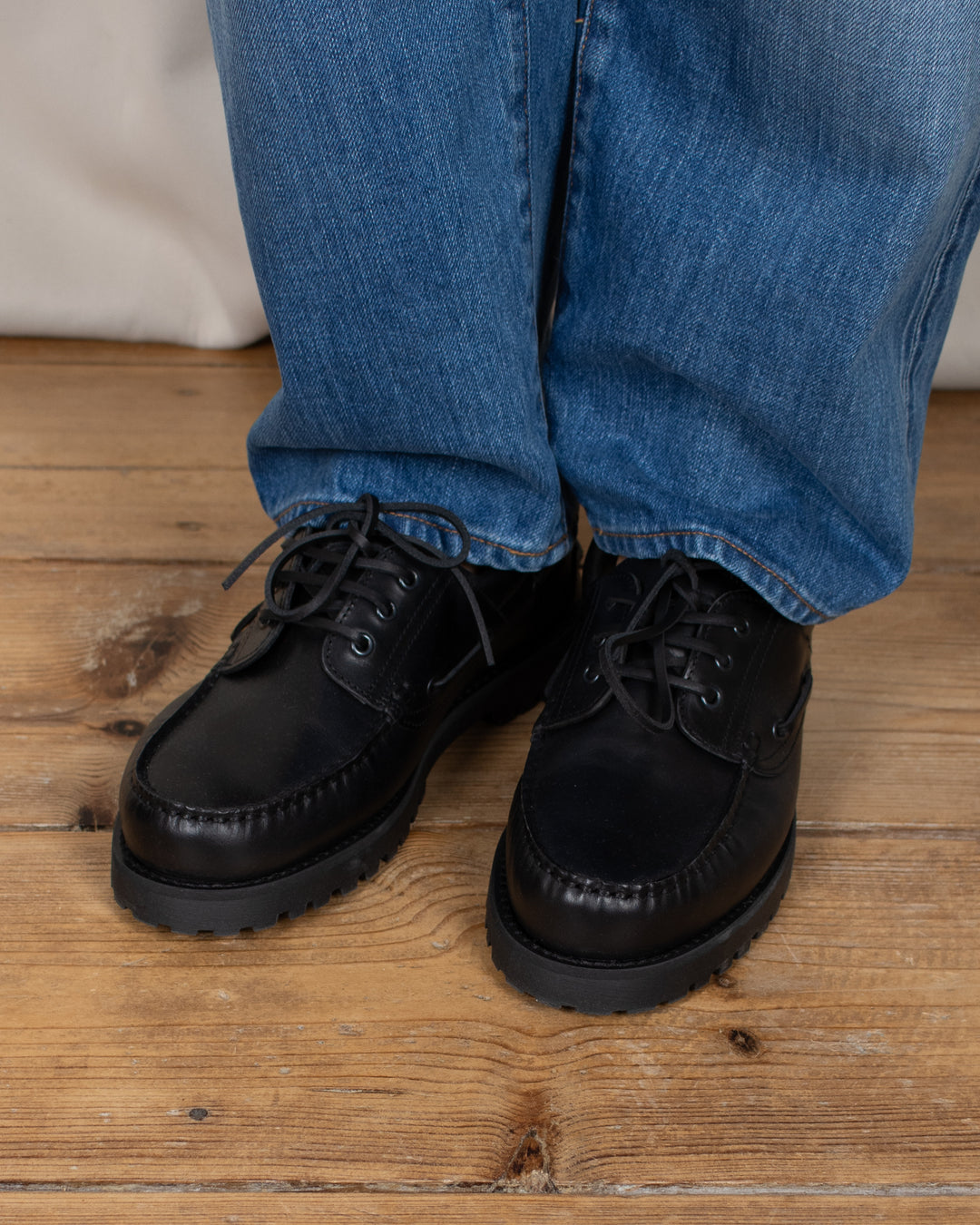 Ollie Boat Shoe Black Leather