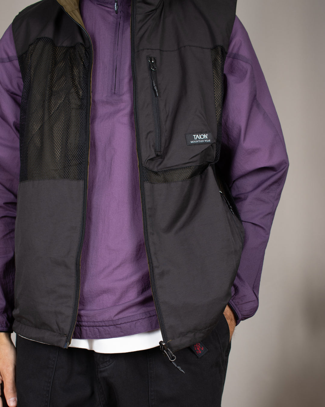 Down Mountain Reversible Mesh Vest Black/D.Olive