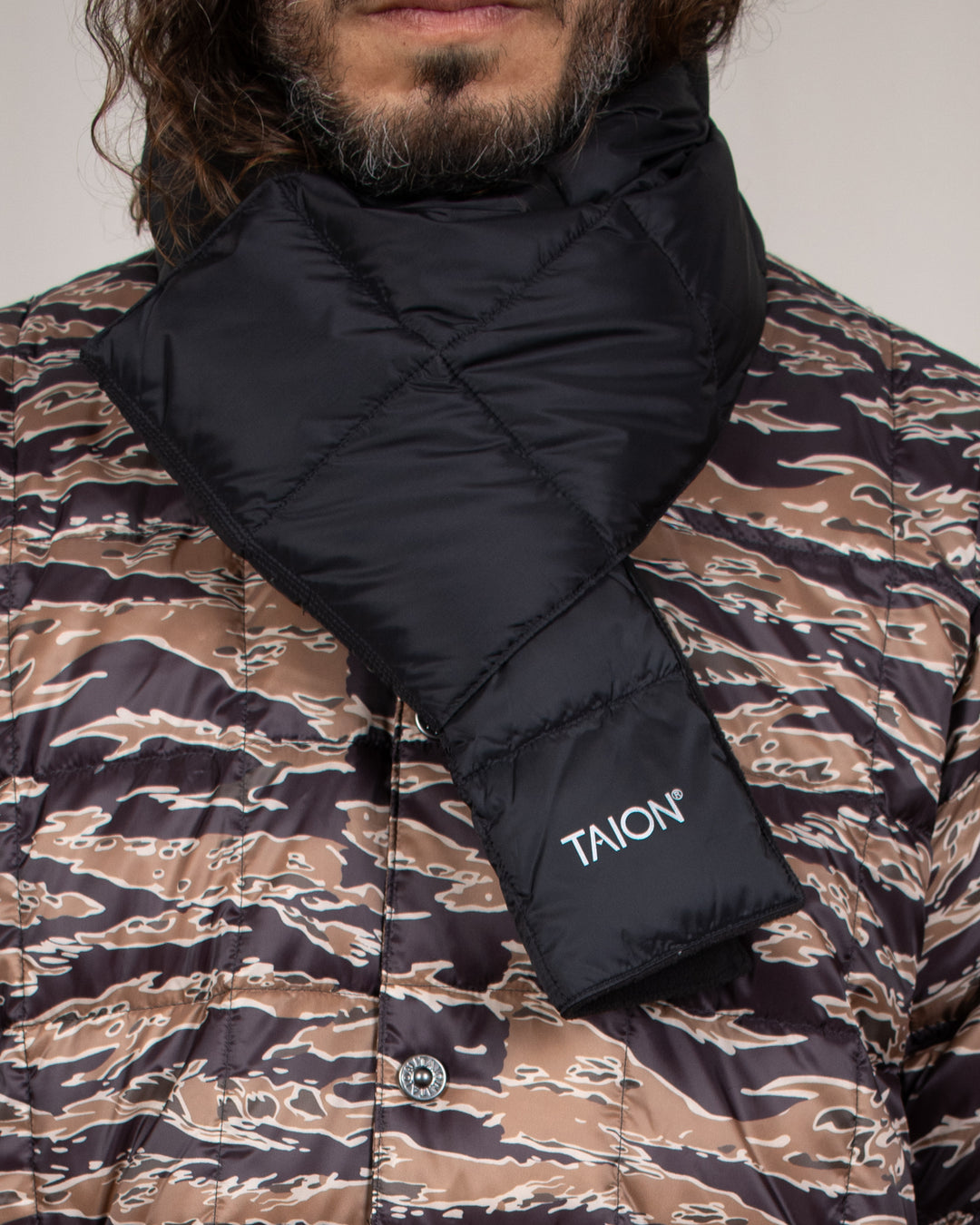 Taion Basic Down Scarf Black, vue du produit