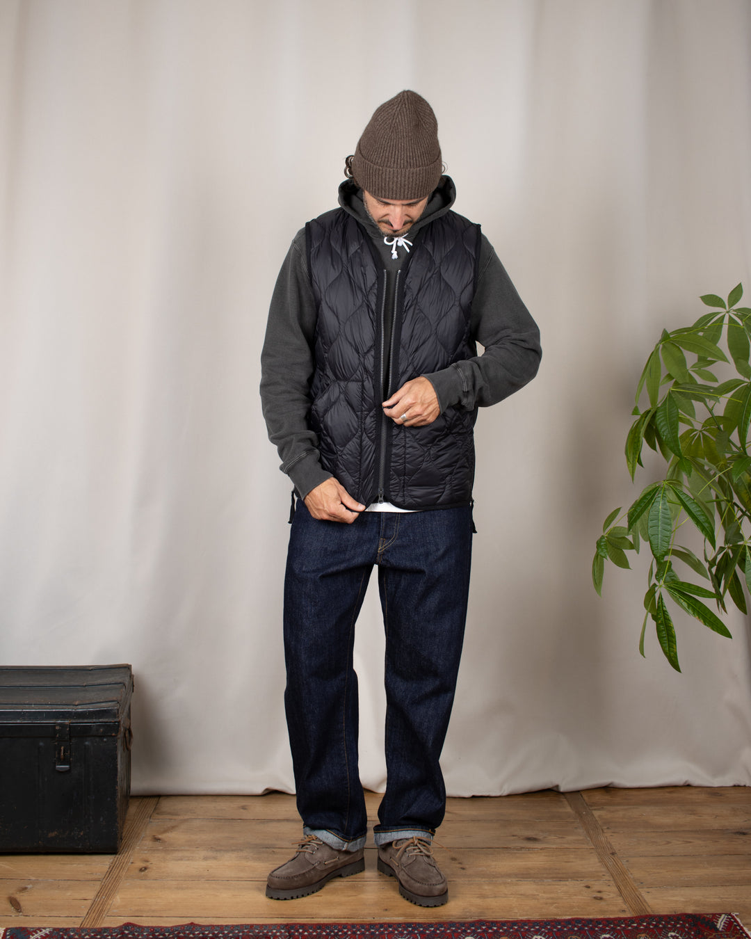 Military V Neck W-Zip Down Vest Black