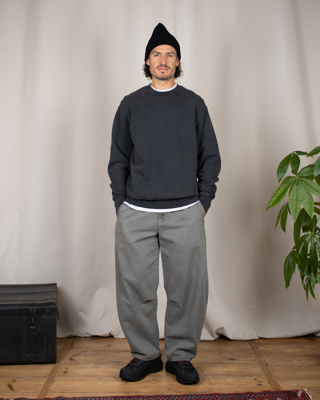 Relaxed Loopback Crewneck Black Washed