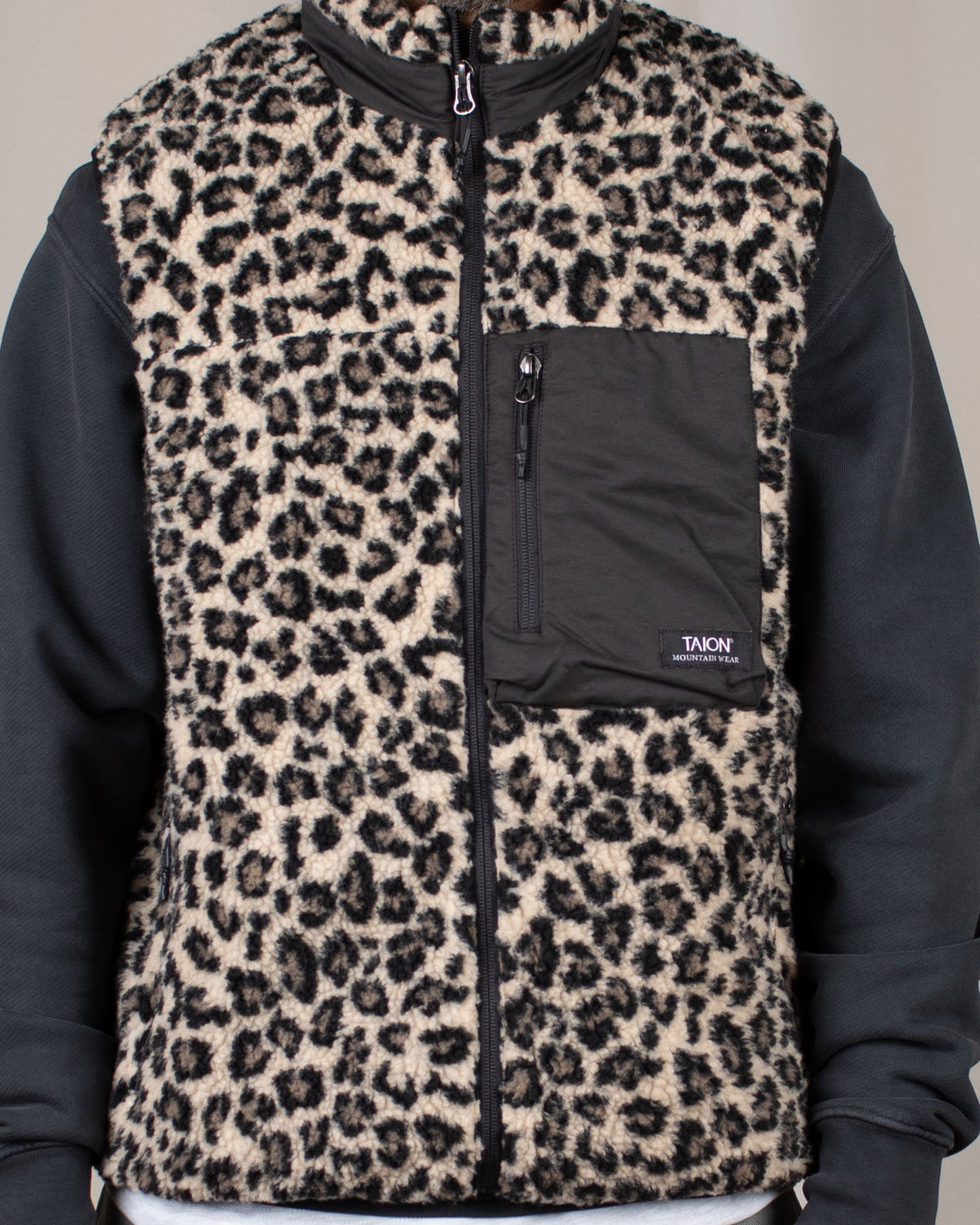 Mountain Boa Fleece High-Neck Vest Leopard
