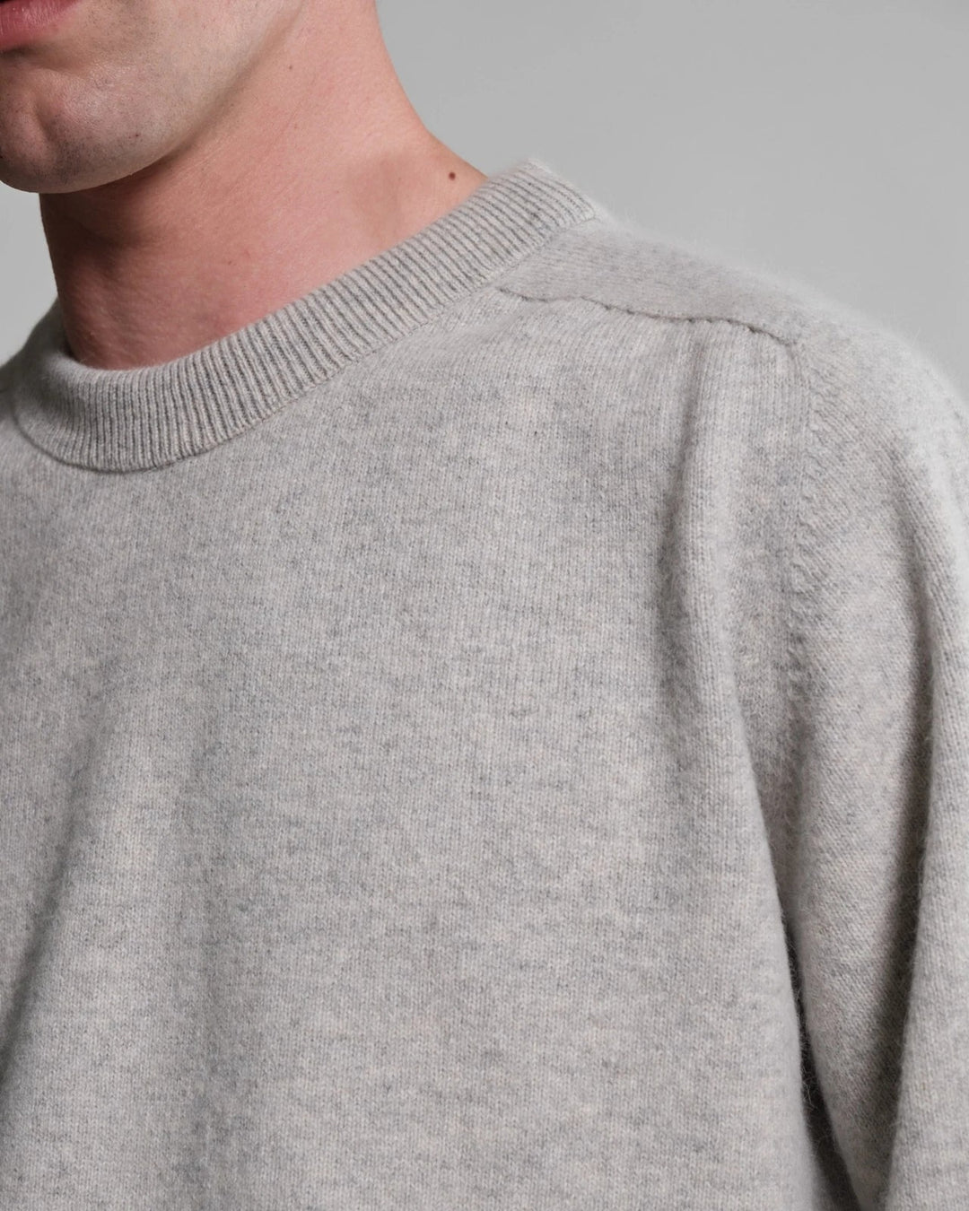 Pull Armen Col Rond silver — vue portée 3