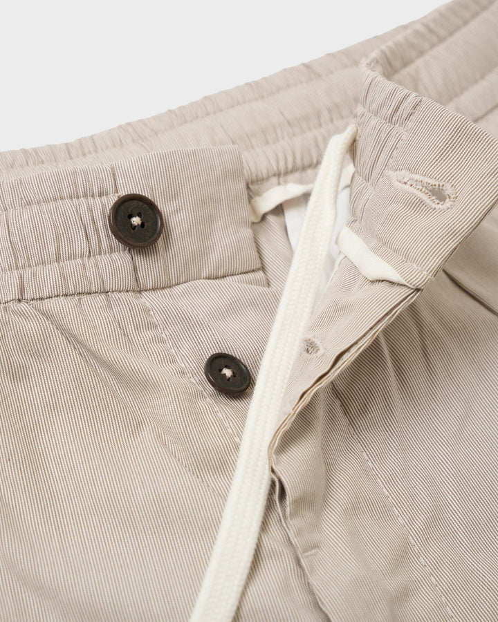 Pleated Track Short Kennedy Stripe Brown