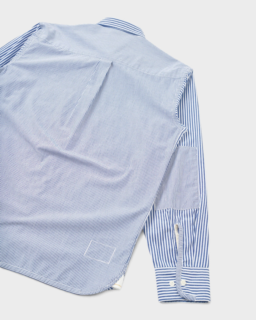 Patched Lazy Day Shirt Queens Cotton Navy – vue de dos et manche