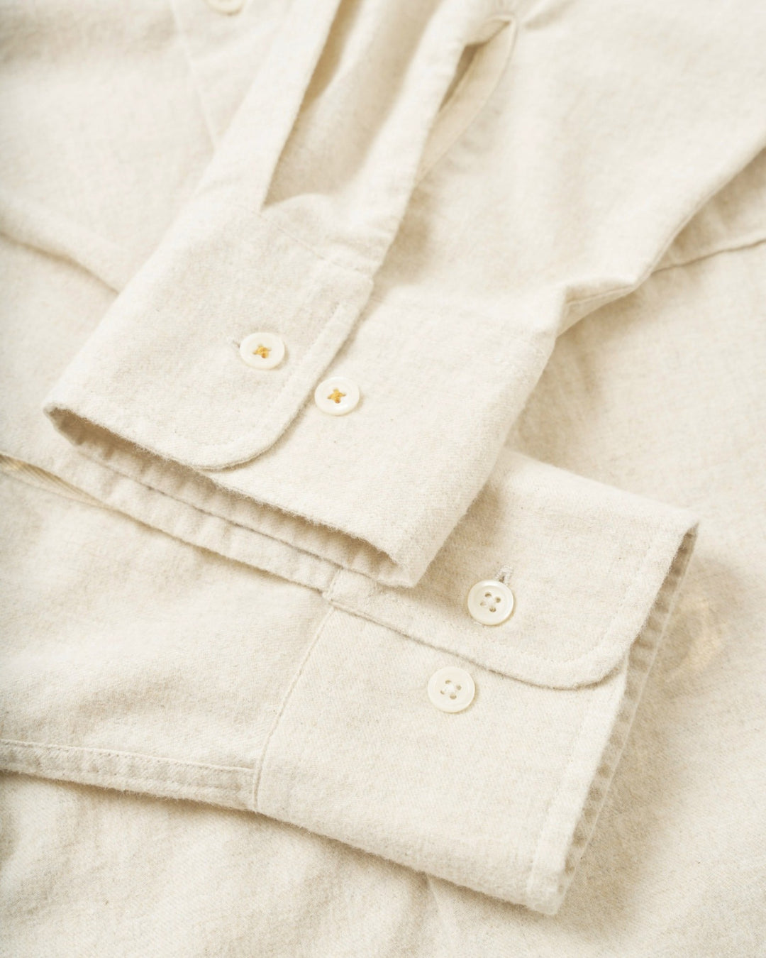 Square Pocket Shirt Brushed Flannel Ecru – détail de construction