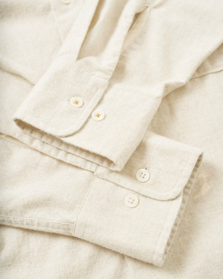 Square Pocket Shirt Brushed Flannel Ecru – détail de construction