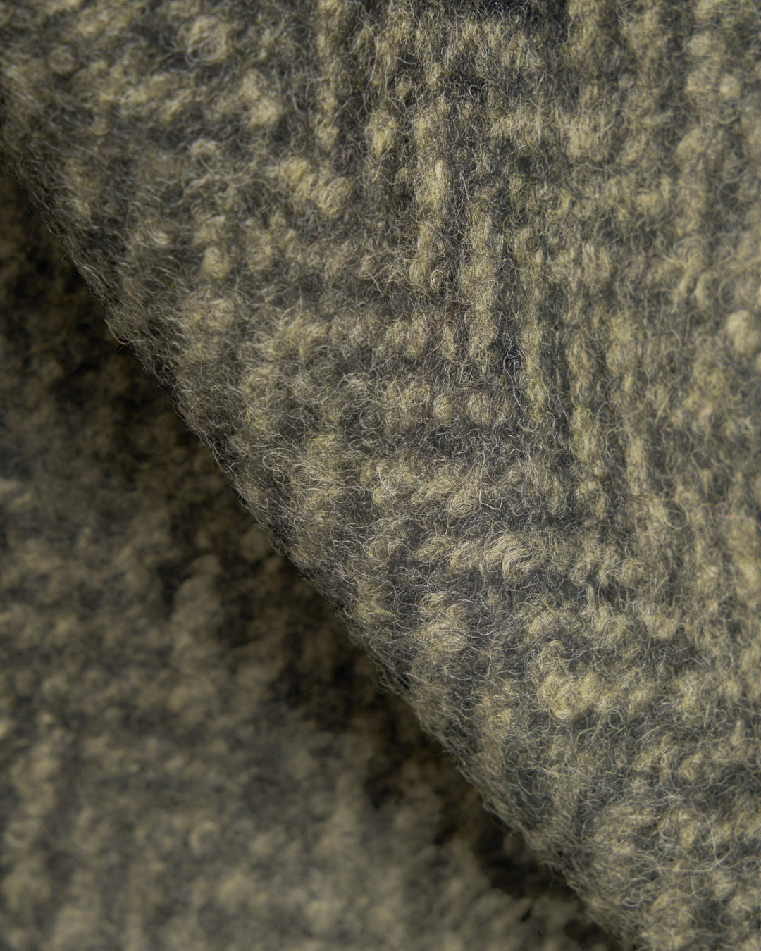 Advance Cardigan Raven Fleece Olive - détail matière