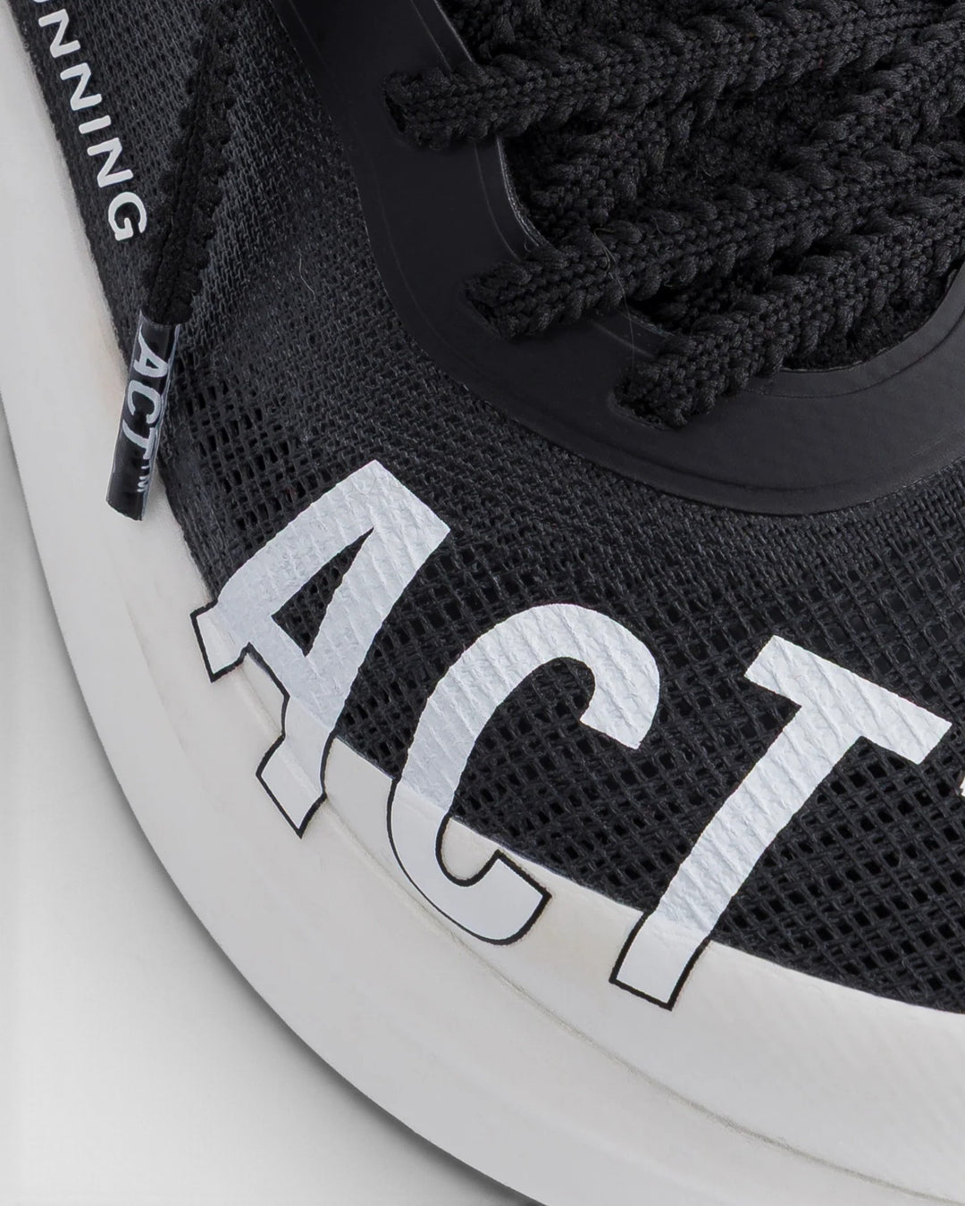 ACT Running C.1 noir, détail de l'avant