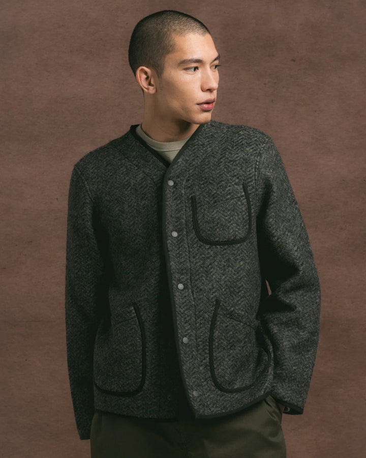 Neist Cardigan in Moss Herringbone Wool