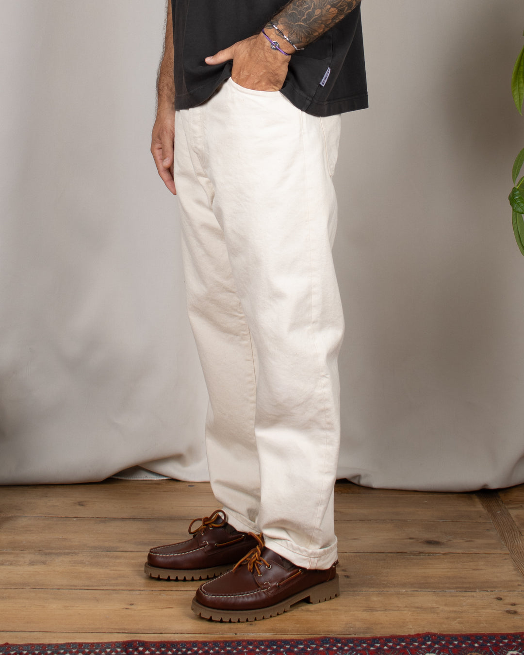 Denim01 Loose Tapered Jeans Ecru