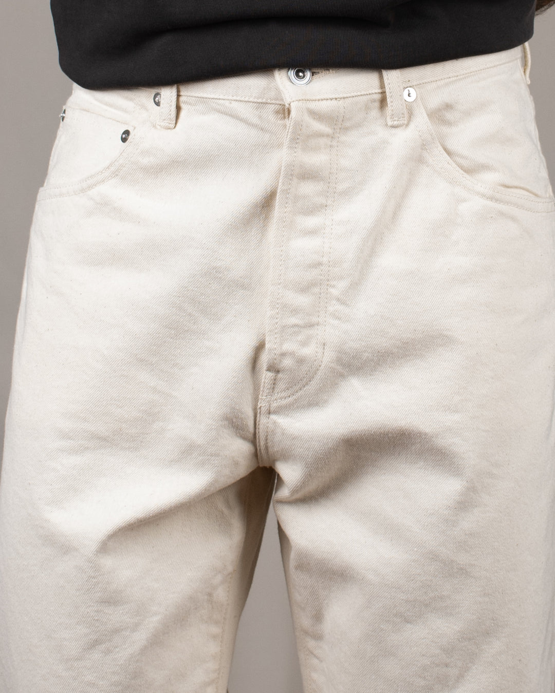 Denim01 Loose Tapered Jeans Ecru