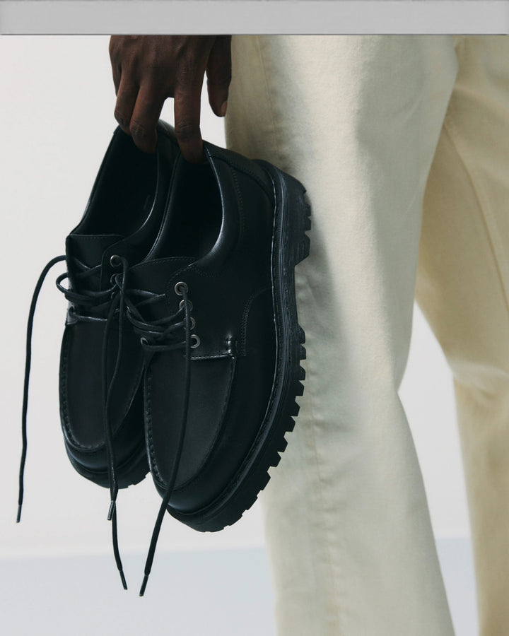 Pete Moc Toe Black Leather