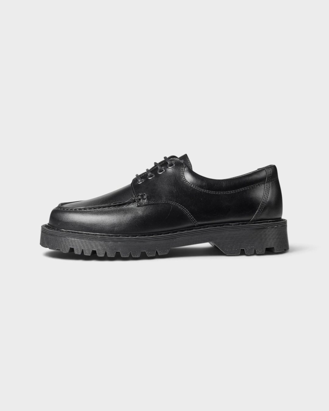 Pete Moc Toe Black Leather