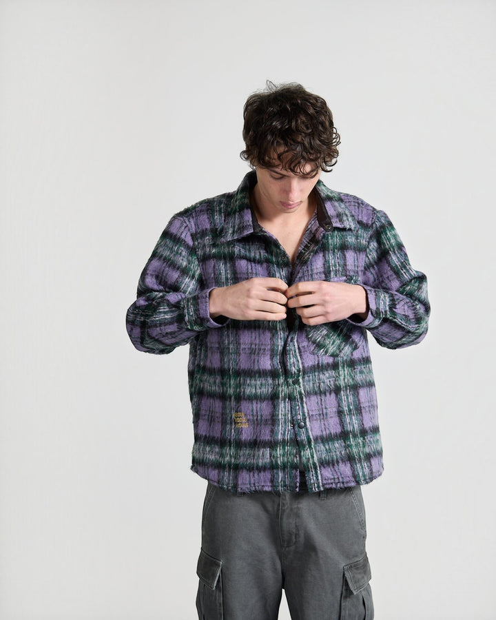 Bisous Garage Flannel Shirt Purple portée