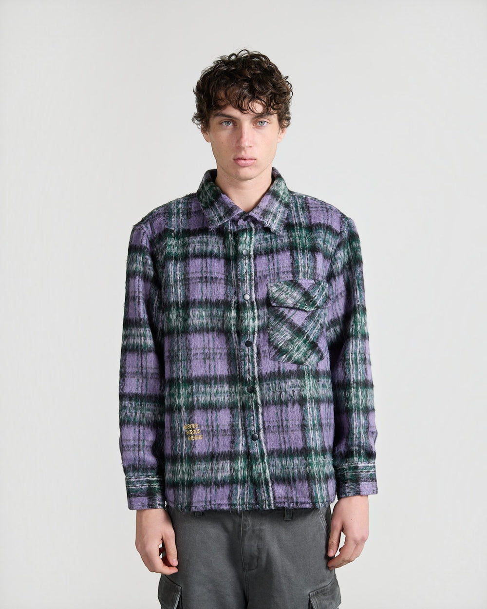 Bisous Garage Flannel Shirt Purple portée - face