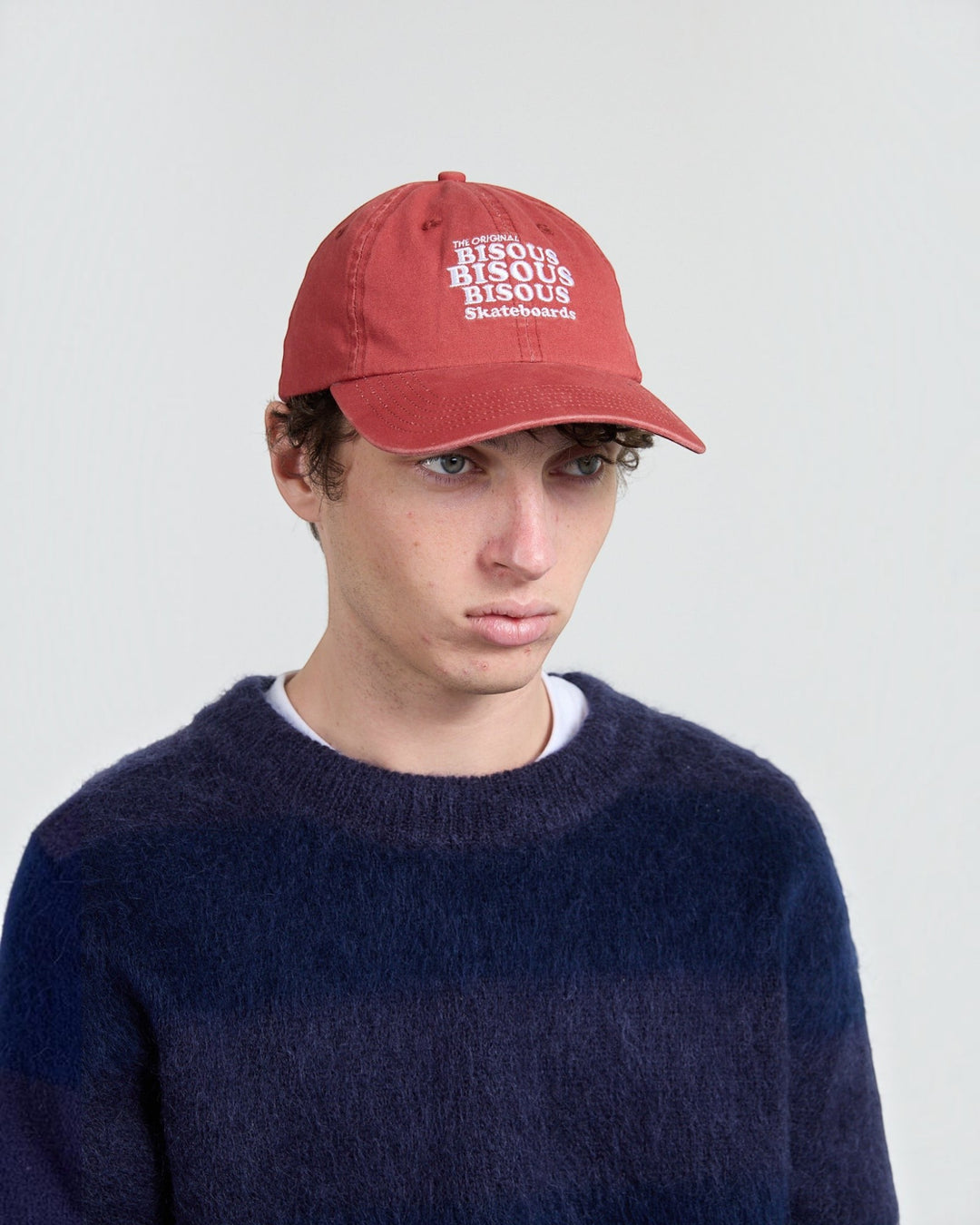 Bisous Caps Grease Harvard Red portée