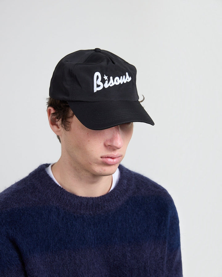 Bisous Caps Lounge Black portée