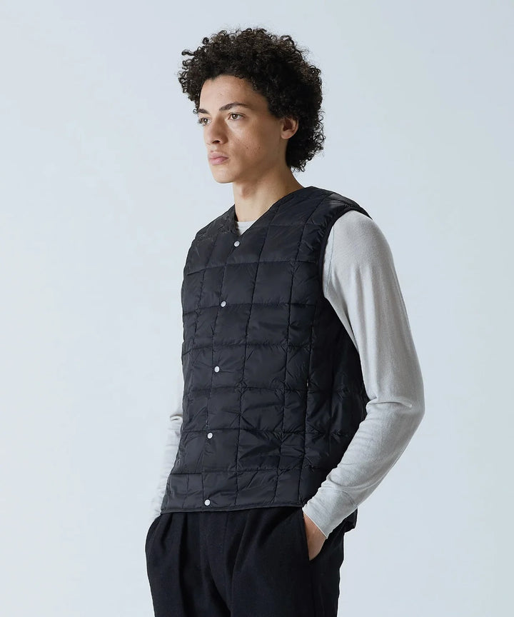 V-Neck Button Down Vest Black