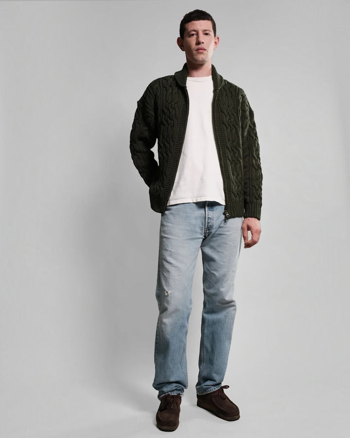 Veste Ohannes Vert Forêt Nitto Knitwear, vue portée en pied