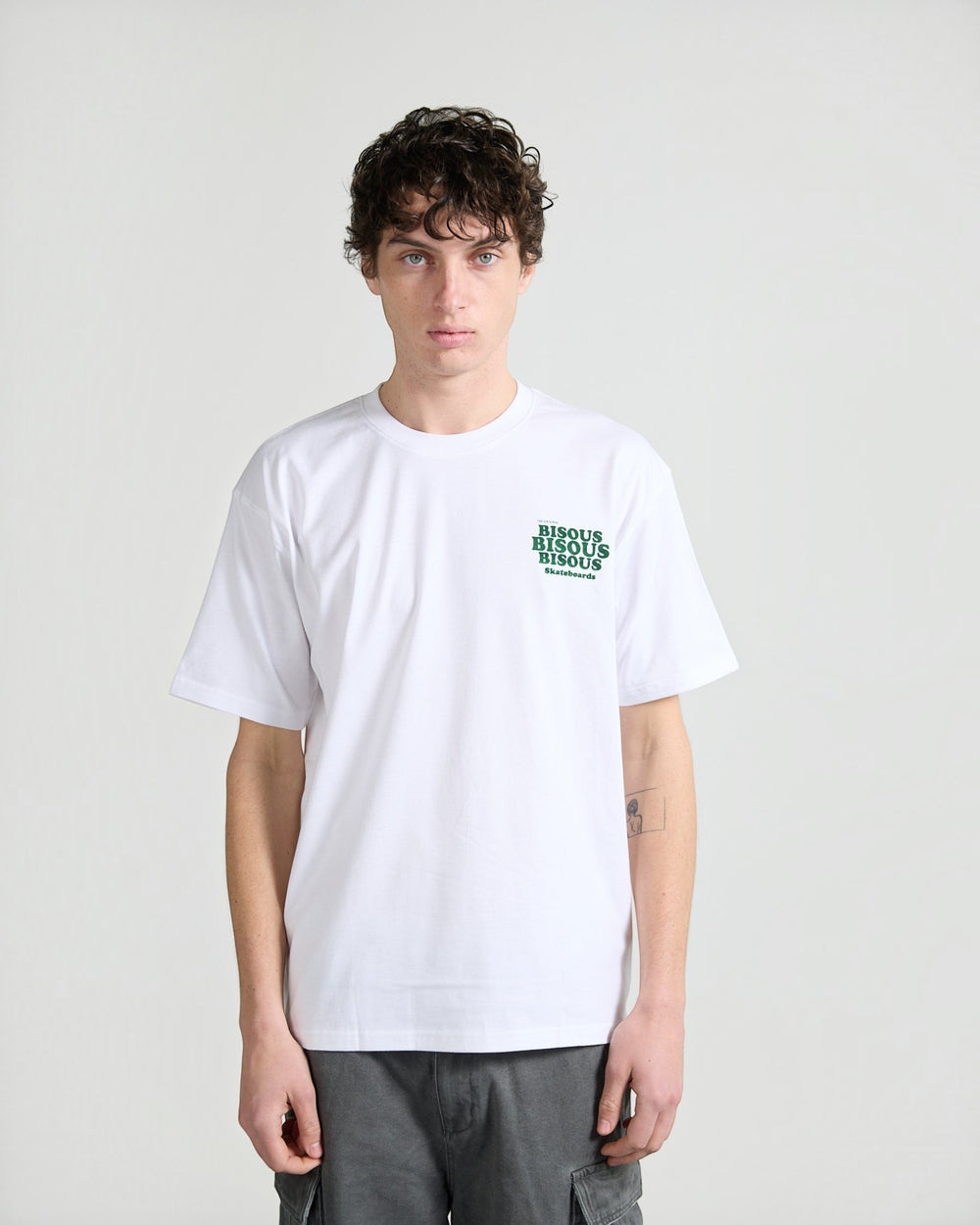 Bisous T-shirt Grease White porté - face