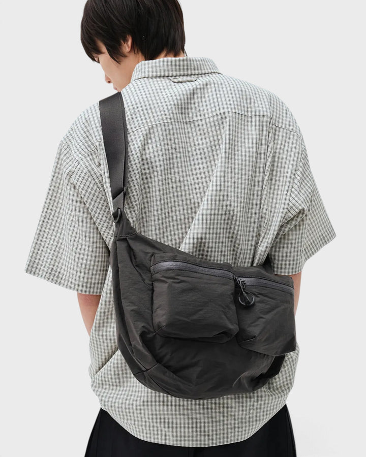 Penny2 Cross Bag Black Found Pocket — porté de dos
