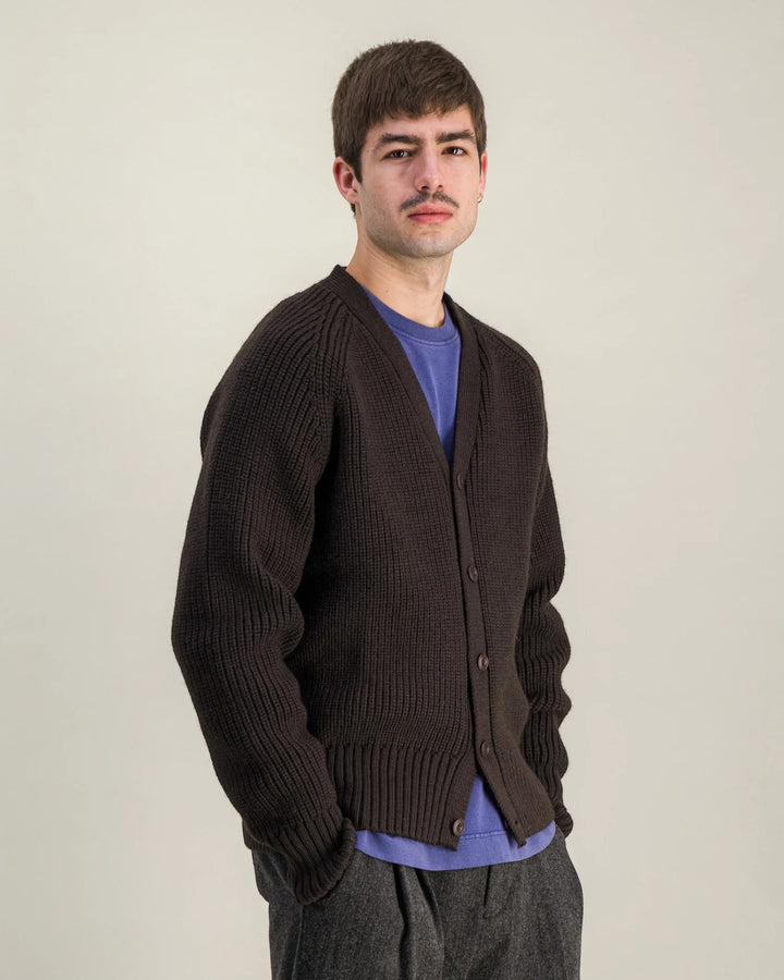 Guy Heavy Cardigan Dark Brown Parages, vue portée trois-quarts