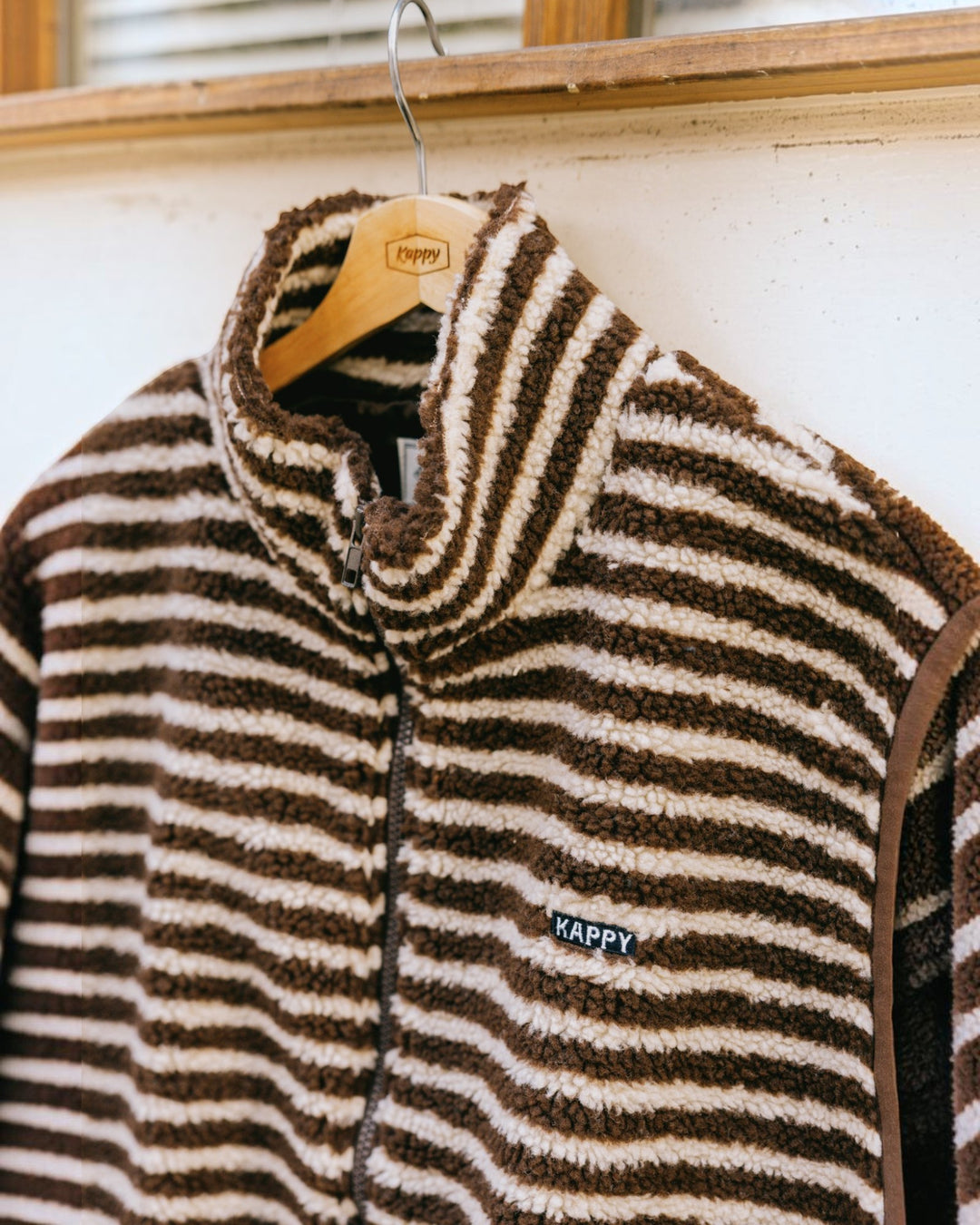 Stripe Fleece Zipper Vest Brown