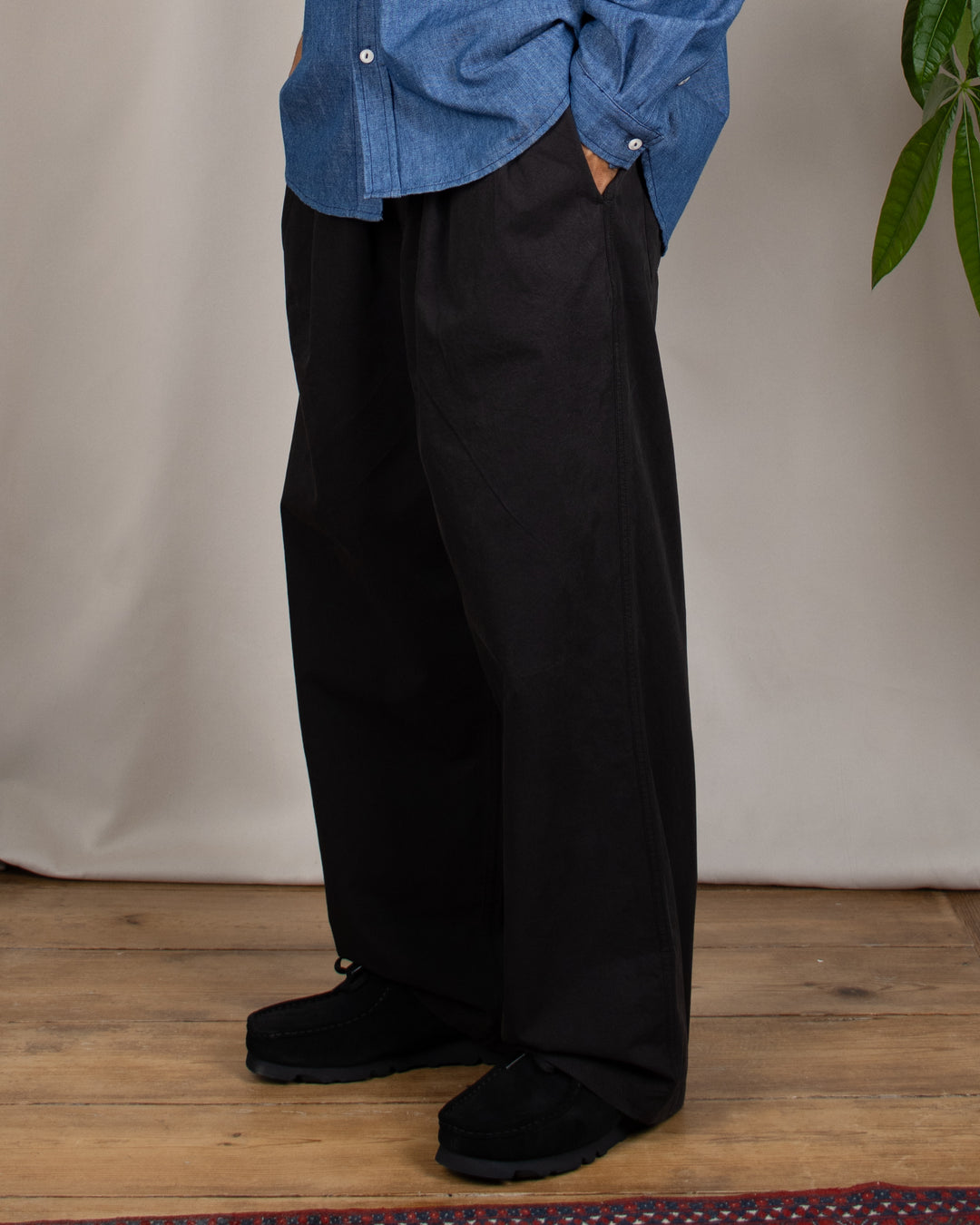 Two Tuck Wide Pants Black
