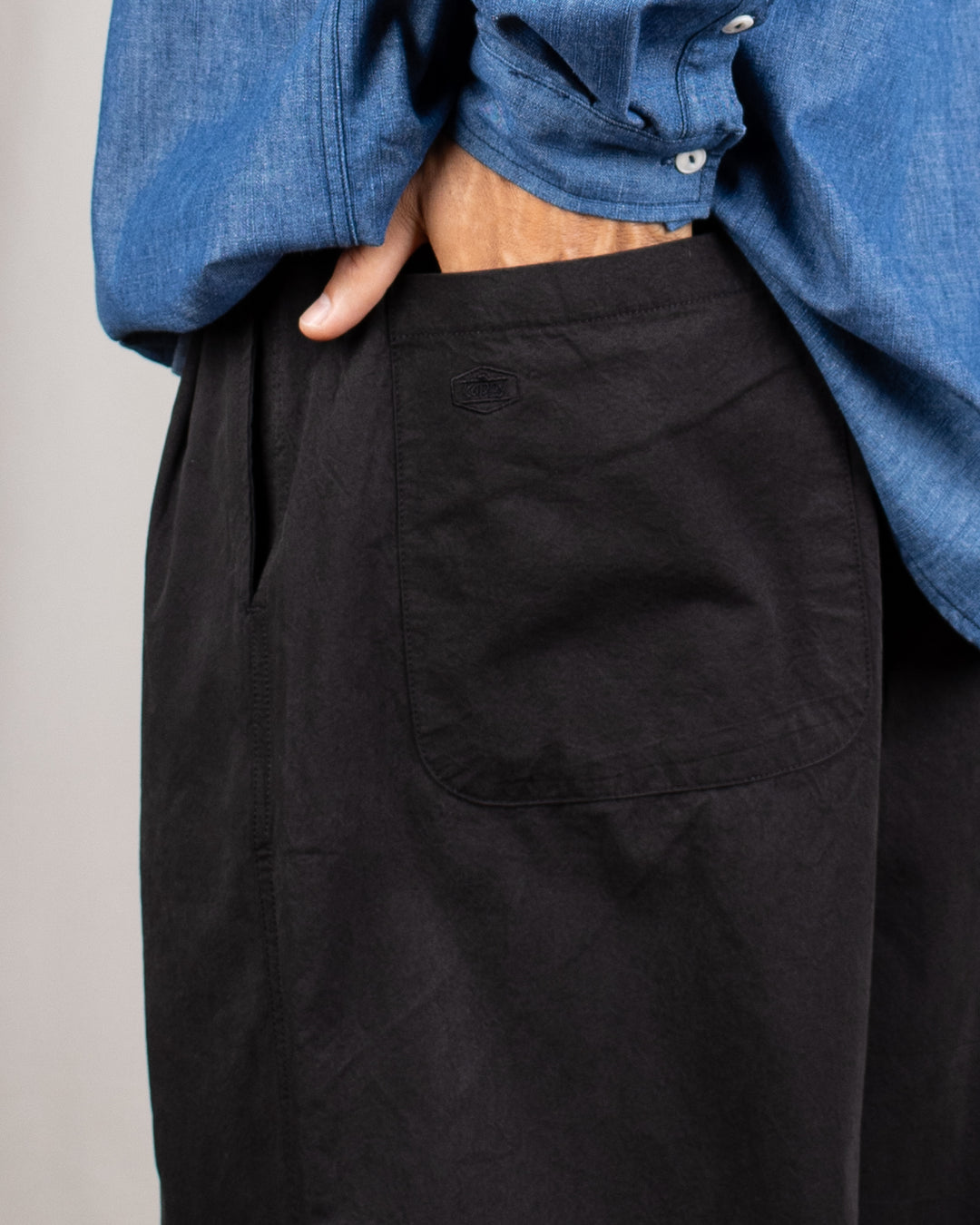 Two Tuck Wide Pants Black