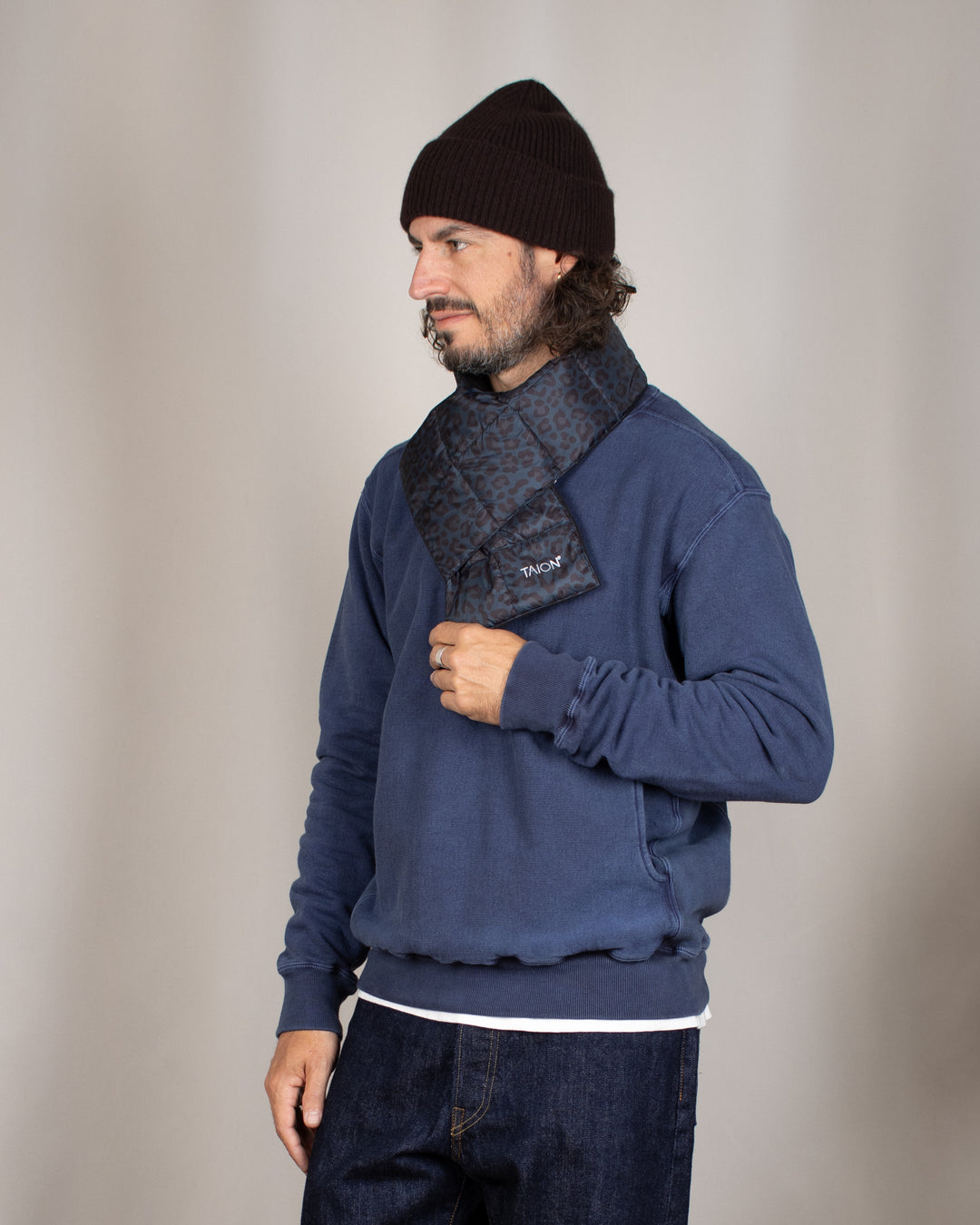 Basic Down Scarf Black Leopard
