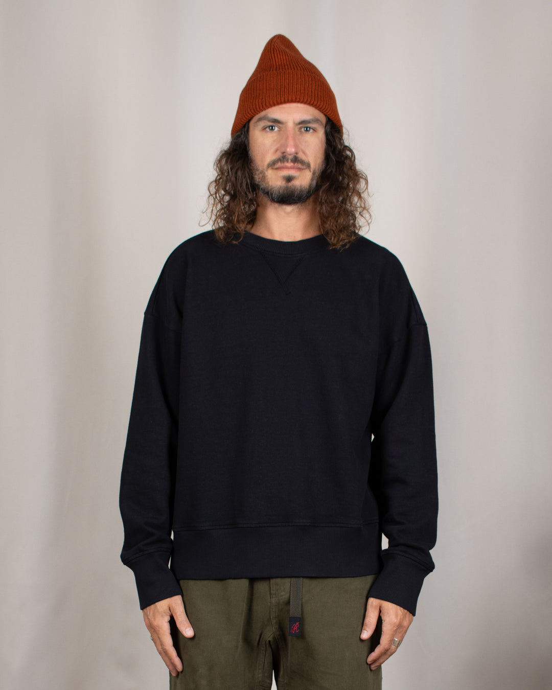 Relax Crew Sweater Black