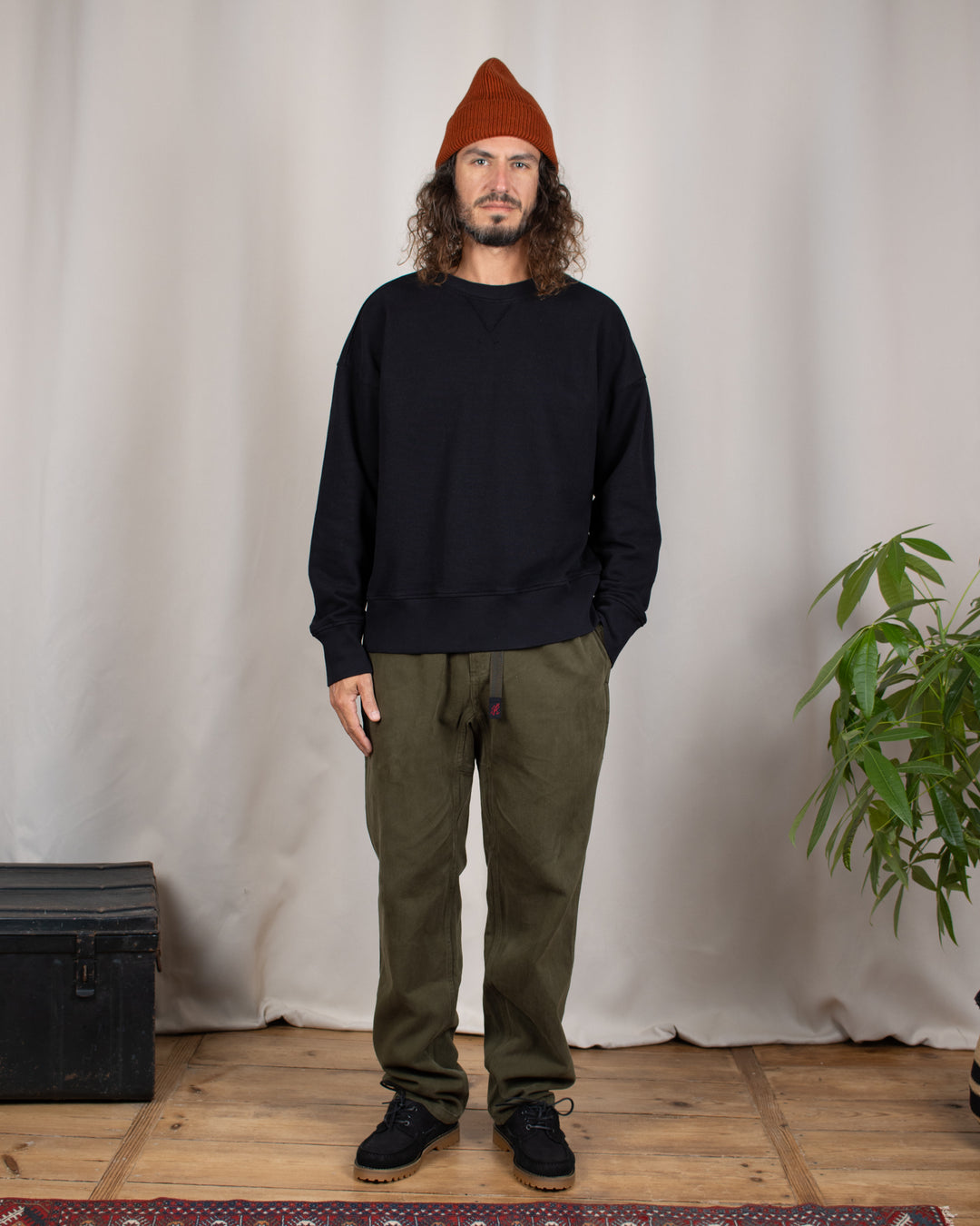 Relax Crew Sweater Black