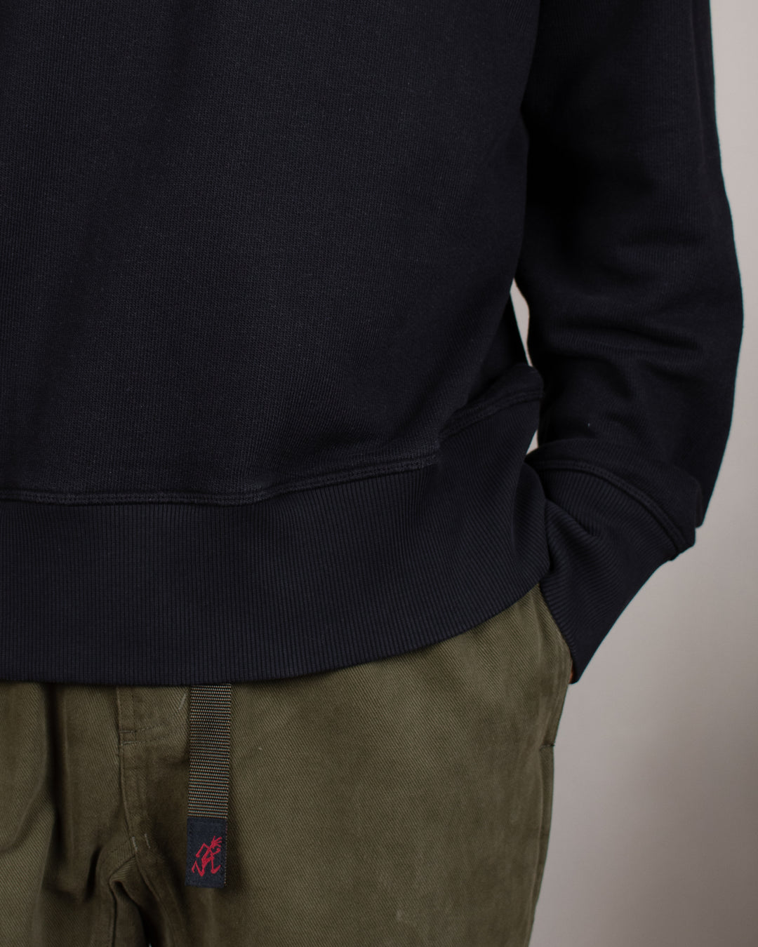 Relax Crew Sweater Black