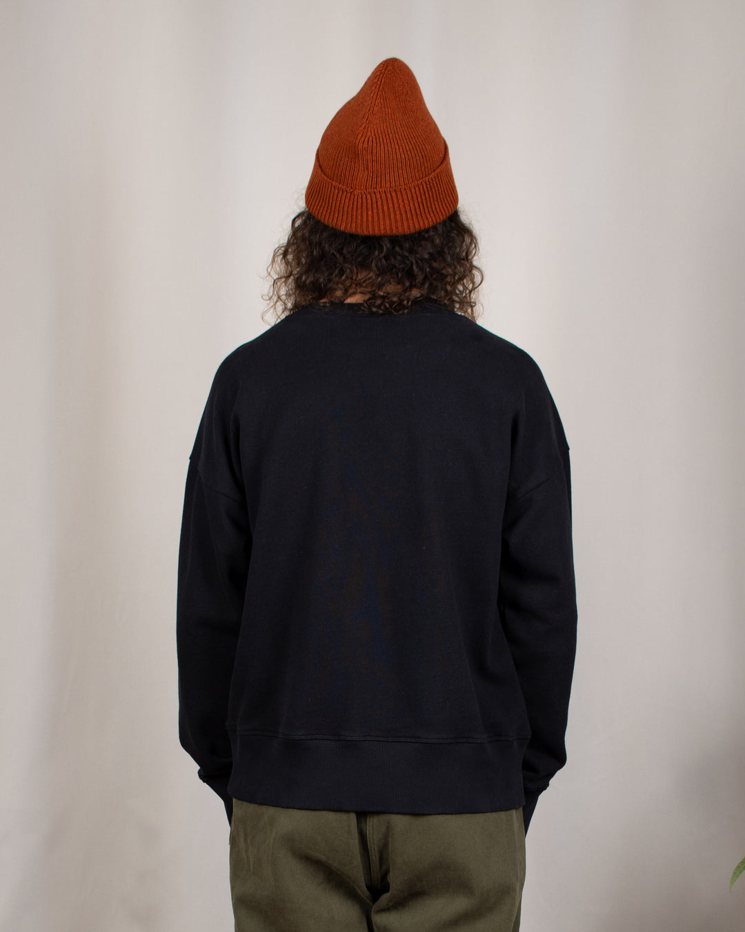 Relax Crew Sweater Black