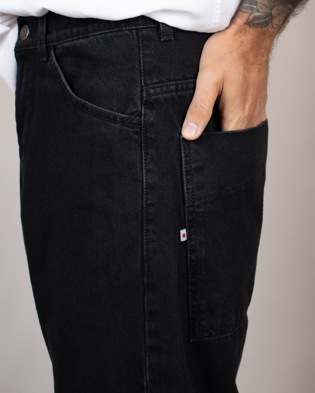 Japan Square Pocket Short Black Raw