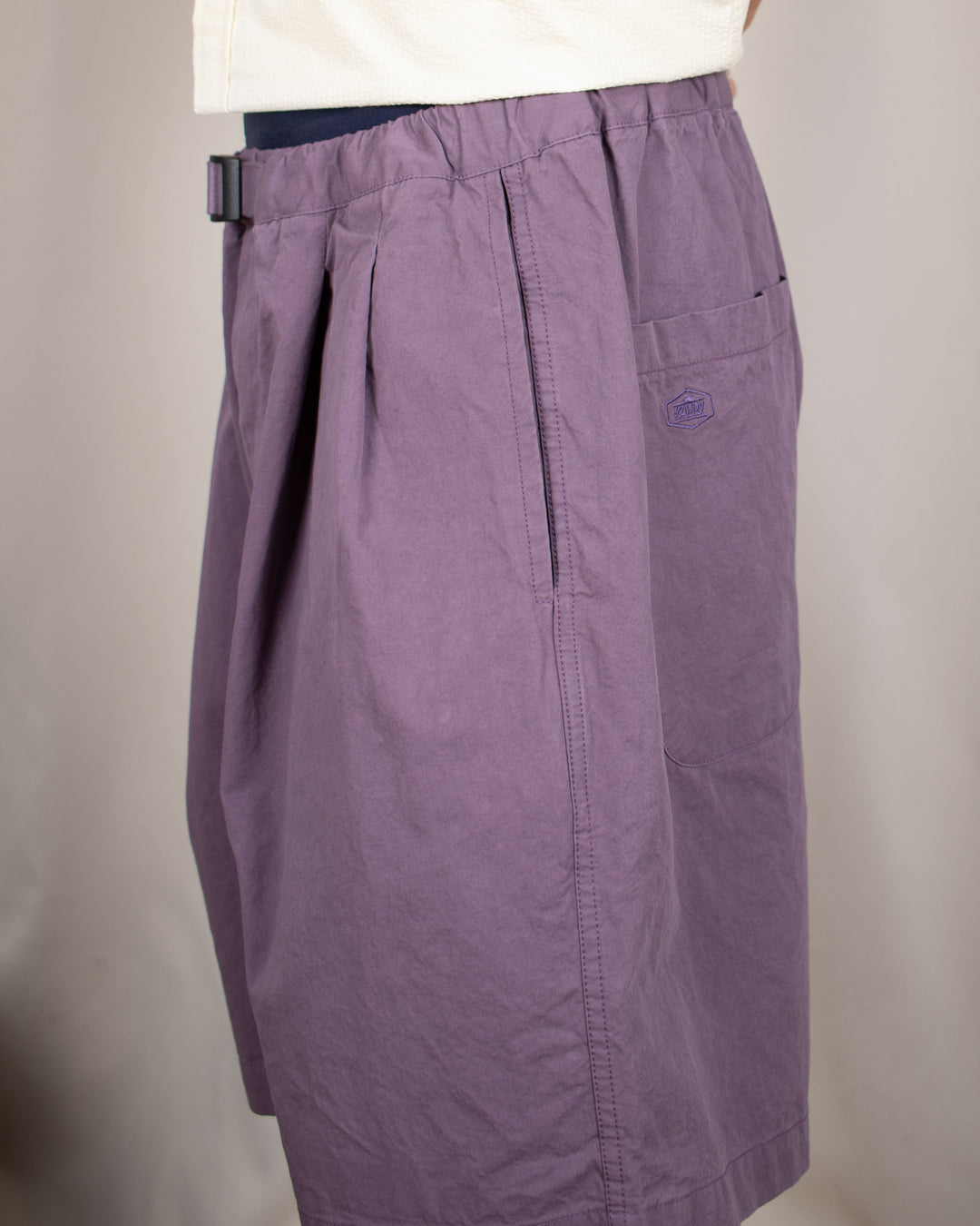Two Tuck Wide Half Pants Purple