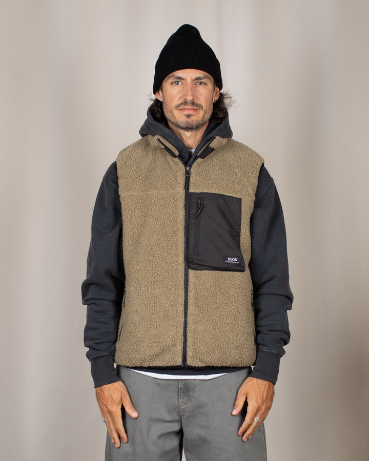 Mountain Boa Fleece High-Neck Vest Beige