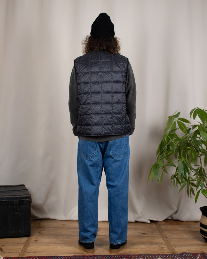 V-Neck Button Down Vest Black Leopard