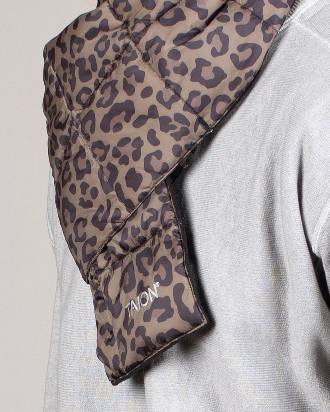 Basic Down Scarf D.Leopard