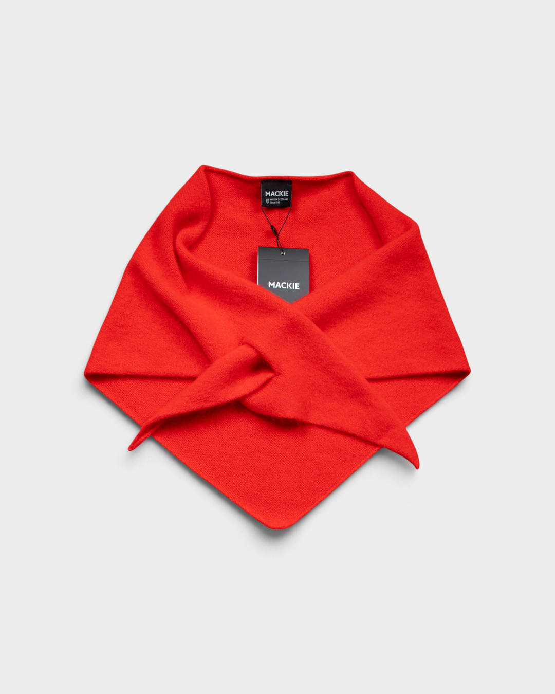 Écharpe Mackie Ardmhor Triangle Hole Scarf Red, vue de face