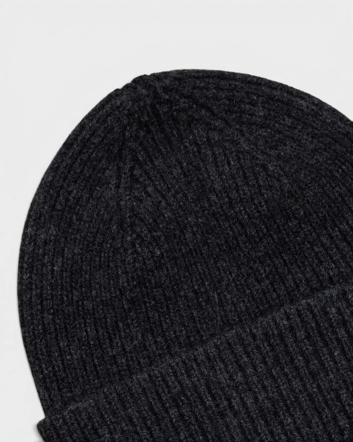 Bonnet Mackie Barra Hat Charcoal, détail de la maille
