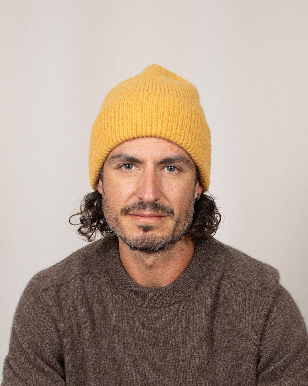 Bonnet Mackie Barra Hat Mango, porté de face