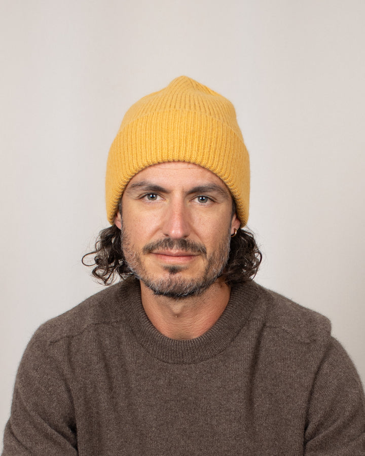 Bonnet Mackie Barra Hat Mango, porté de face