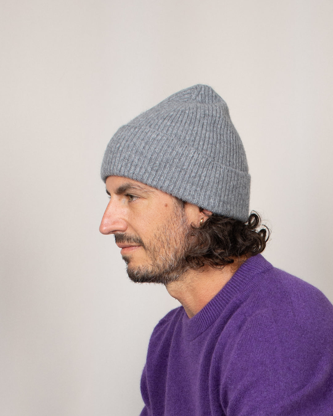 Bonnet Mackie Barra Hat Meteor, porté de côté