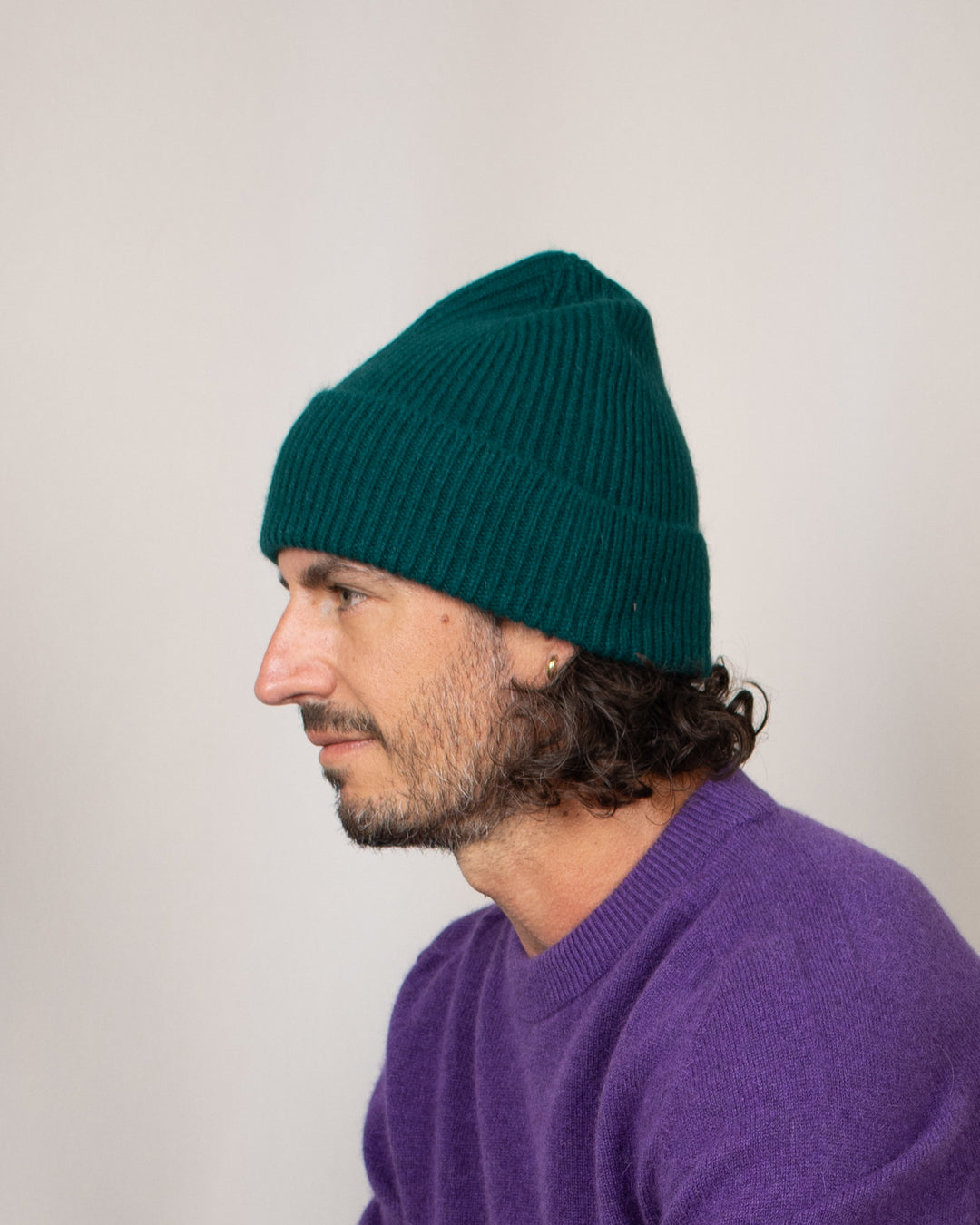 Bonnet Mackie Barra Hat Spruce, porté de côté